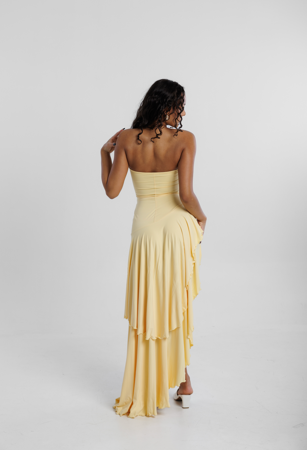 Strapless ruffle maxi kjóll