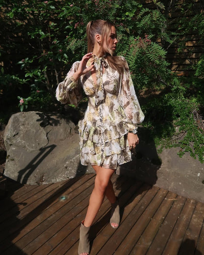 Ruffle mini Kjóll